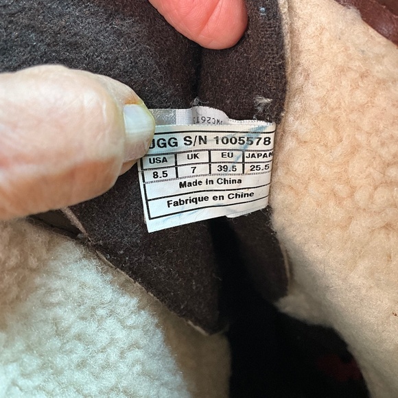 UGG Australia Genuine Leather Waterproof Boots with Shearling & Rubber Soles 8.5 - Picture 13 of 15